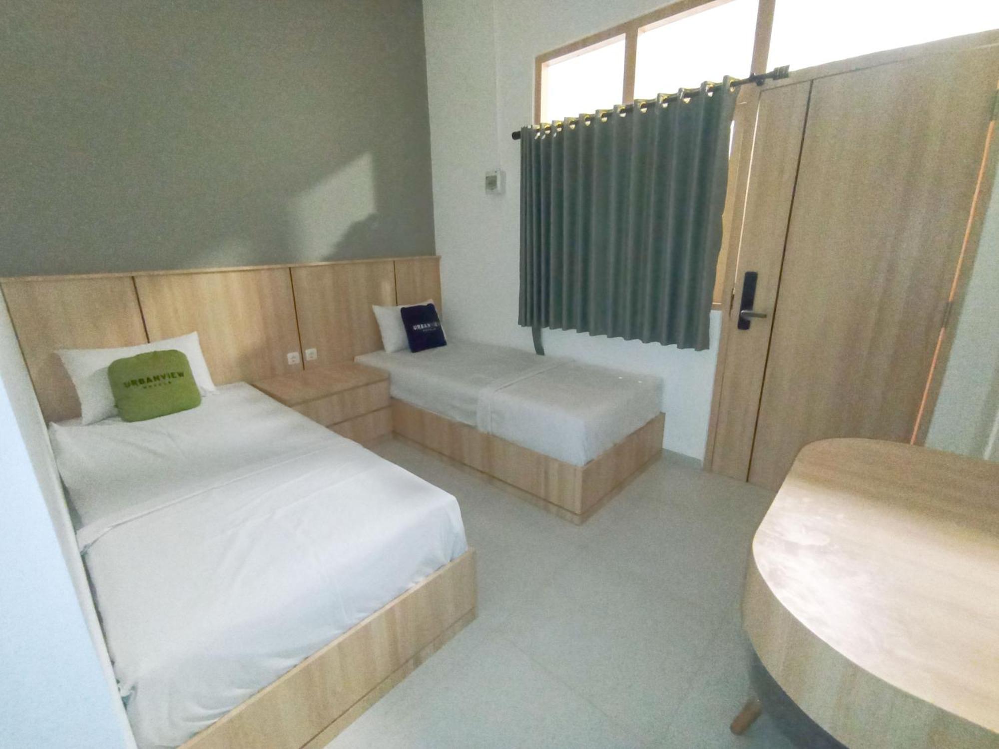 Urbanview Hotel Subali Purwokerto Esterno foto