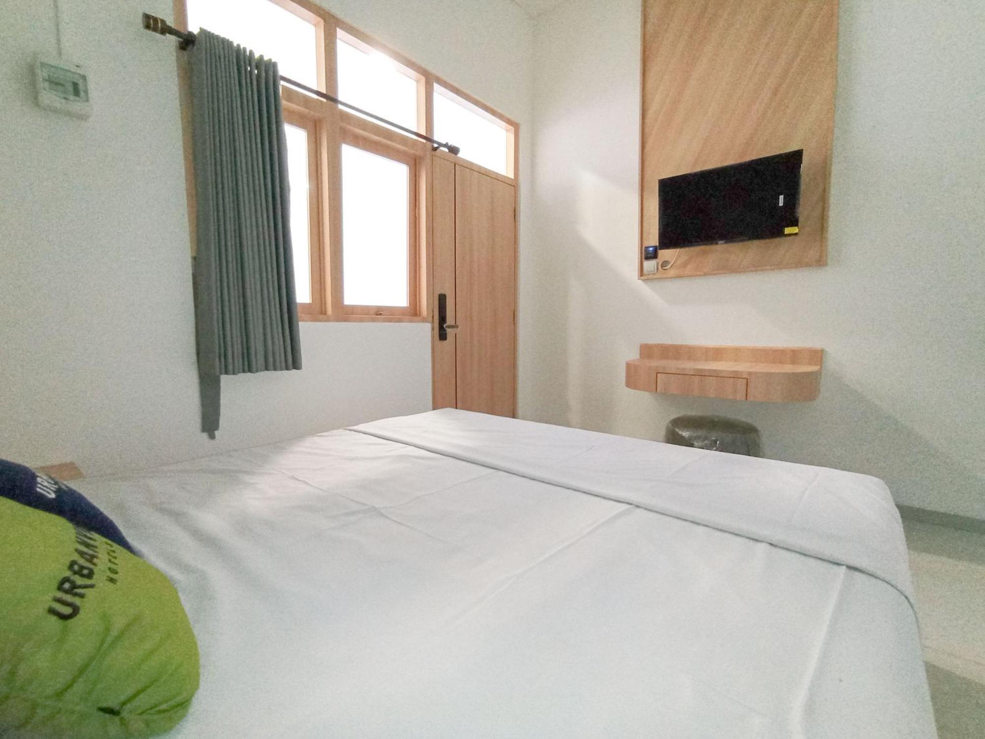 Urbanview Hotel Subali Purwokerto Esterno foto